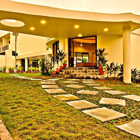 The Palm Resort-Luxuria ไนนิตัล ภายนอก รูปภาพ