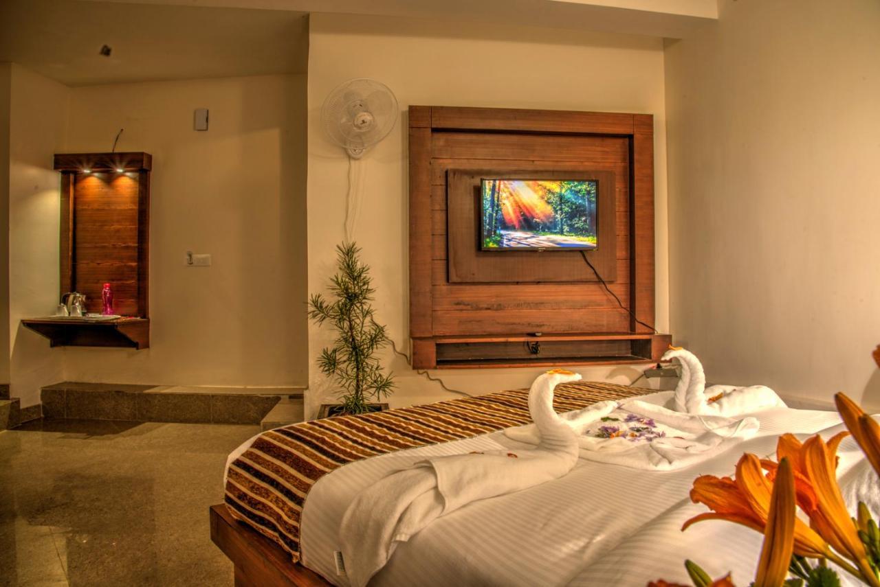 The Palm Resort-Luxuria ไนนิตัล ภายนอก รูปภาพ